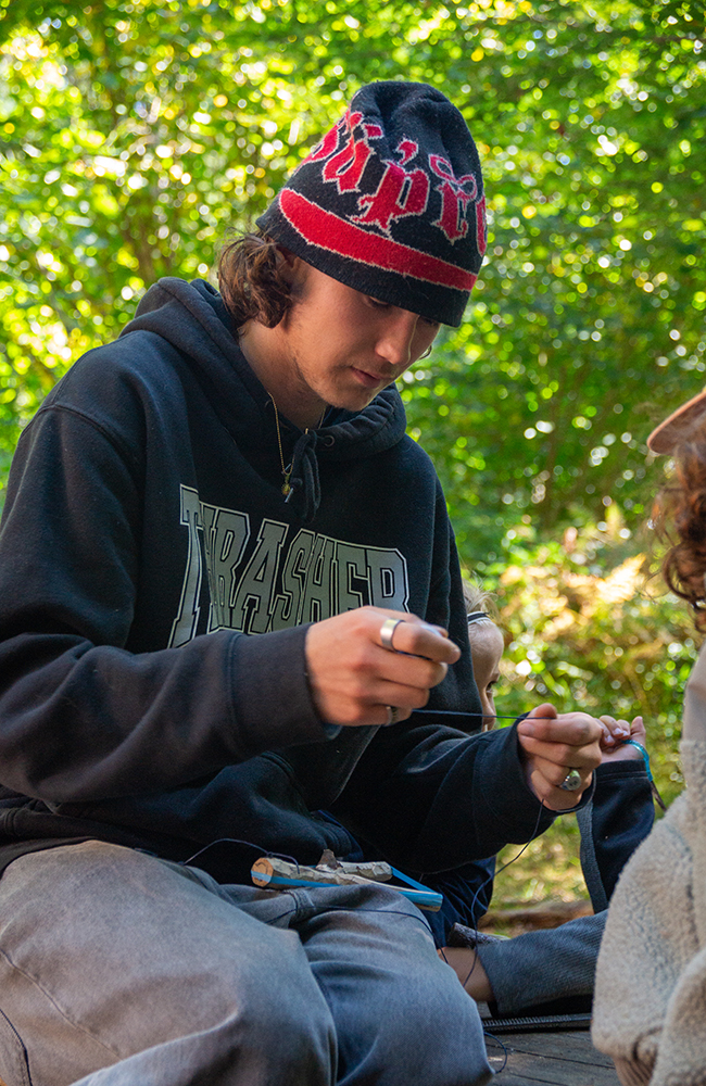 leander slider 650x1000px 1