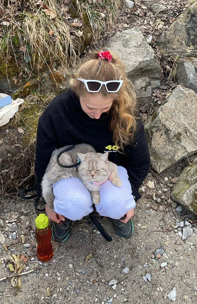 steffi slider 650x1000px 3